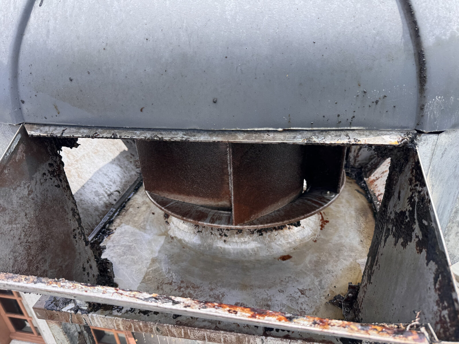 Moteur d'extraction de hotte après dégraissage